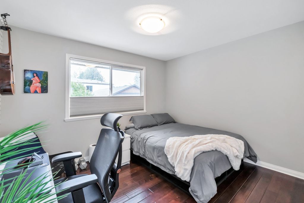 listing image 1101948878205702362