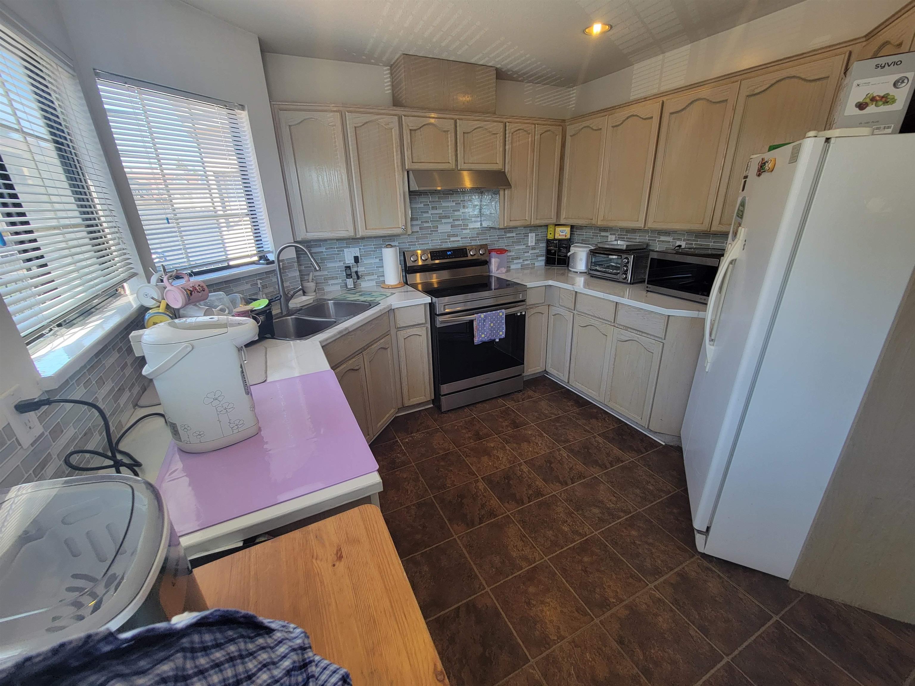 8591 Blundell Road 5