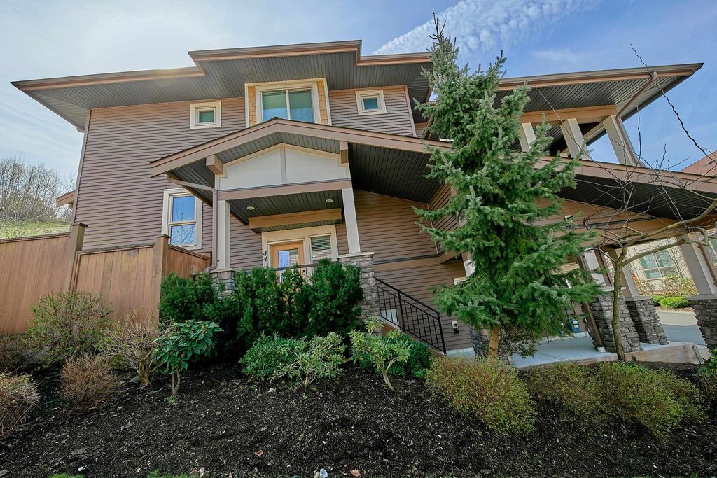 Photo of 10480 248 Street #44, Maple Ridge, BC V2W 0J4 (MLS # R3108366)