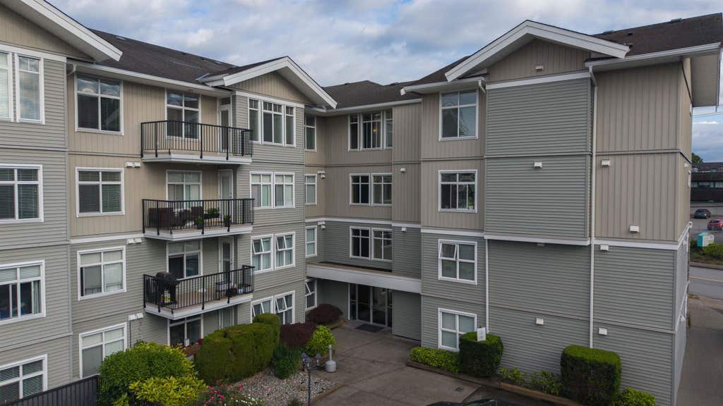 Photo of 33255 Old Yale Road #204, Abbotsford, BC V2S 8R2 (MLS # R3129304)