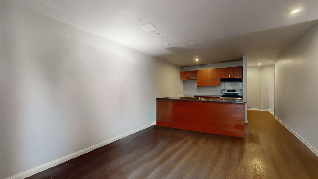 listing image 1108307664016417935