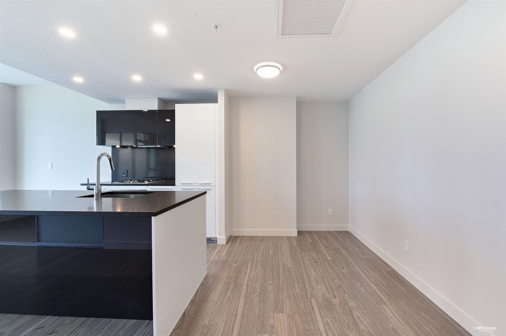 listing image 1101509510246449661