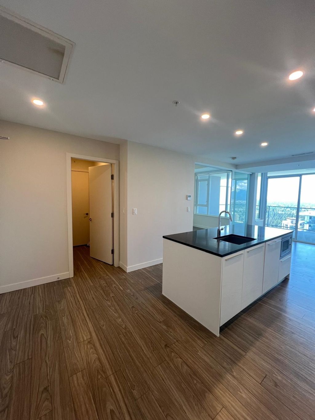listing image 1105456650325004812