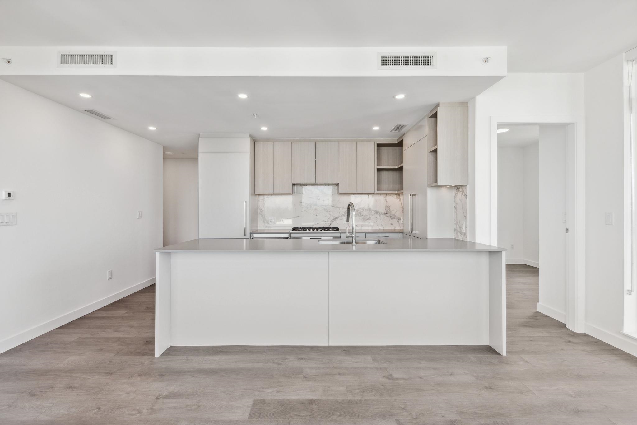 6468 Willingdon Avenue 4204