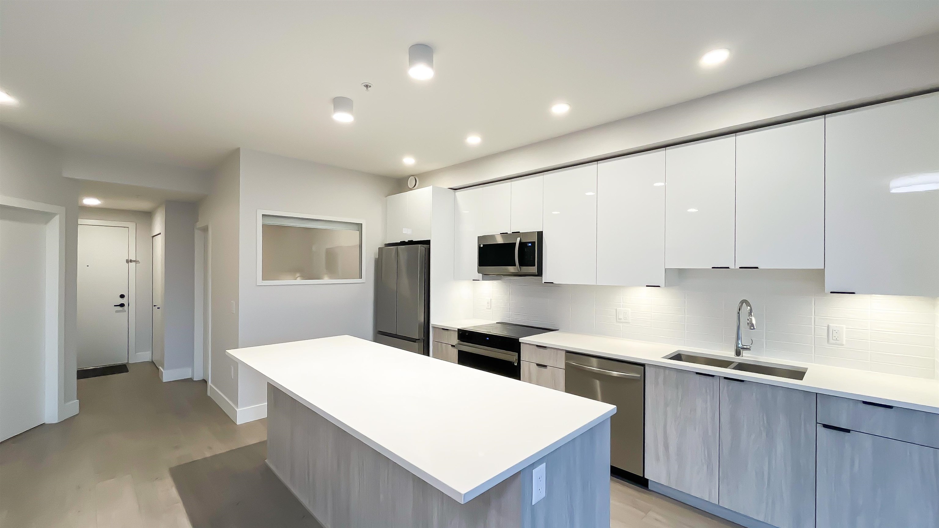 20061 Fraser Highway 304