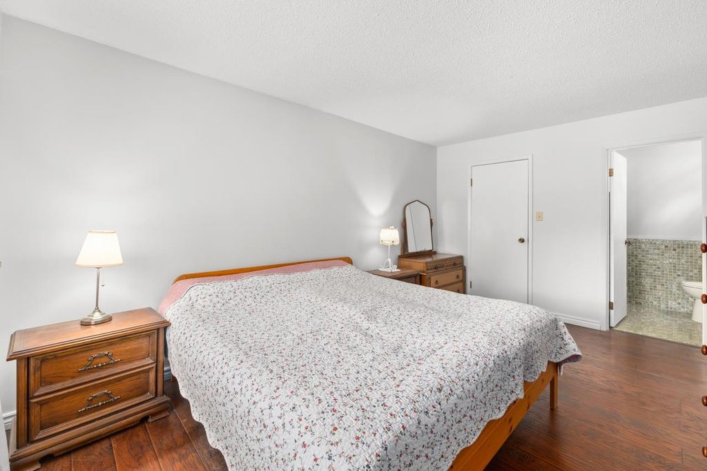 listing image 1104785287523261475