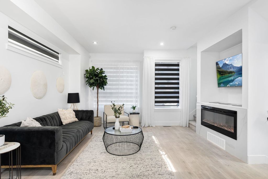 Photo of 13895 64 Avenue #35, Surrey, BC V3W 3N9 (MLS # R3072396)