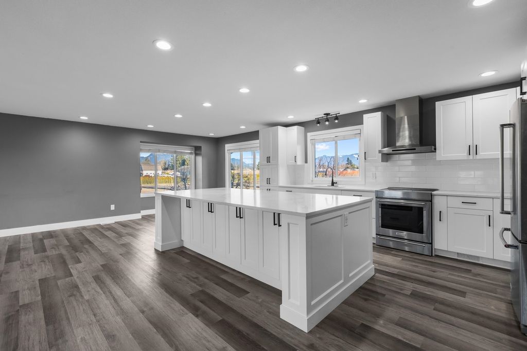 Photo of 9850 Banford Road, Chilliwack, BC V2P 6H3 (MLS # R3080118)