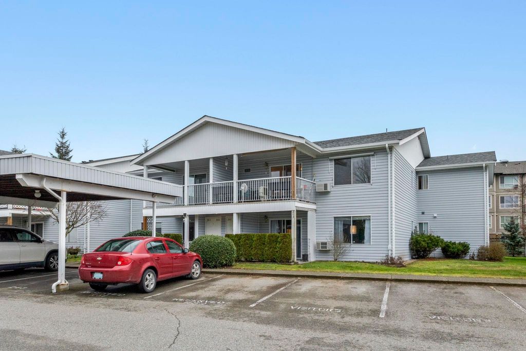 Photo of 32691 Garibaldi Drive #244, Abbotsford, BC V2T 5T7 (MLS # R3109280)