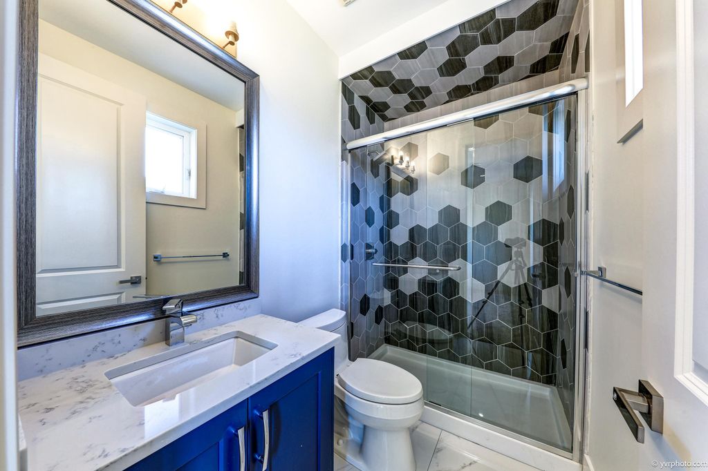 listing image 1105454447450494153