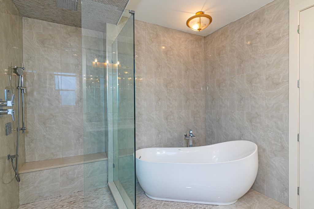 listing image 1102938547025532830