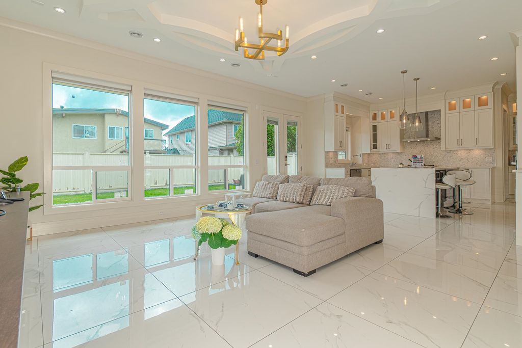 listing image 1100708397315343337
