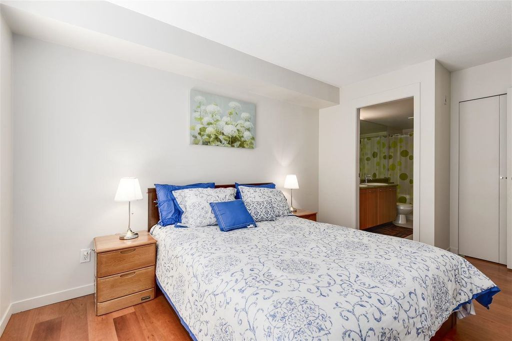 listing image 1105372934613200769