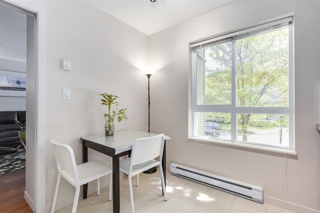 listing image 1106350836693127929