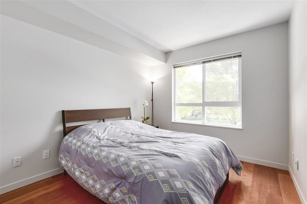 listing image 1104531046981858866