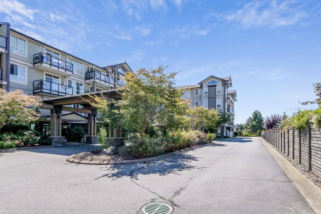Photo of 32729 Garibaldi Drive #110, Abbotsford, BC V2T 0A6 (MLS # R3151992)