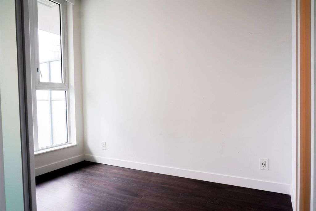 listing image 1102407374975693805