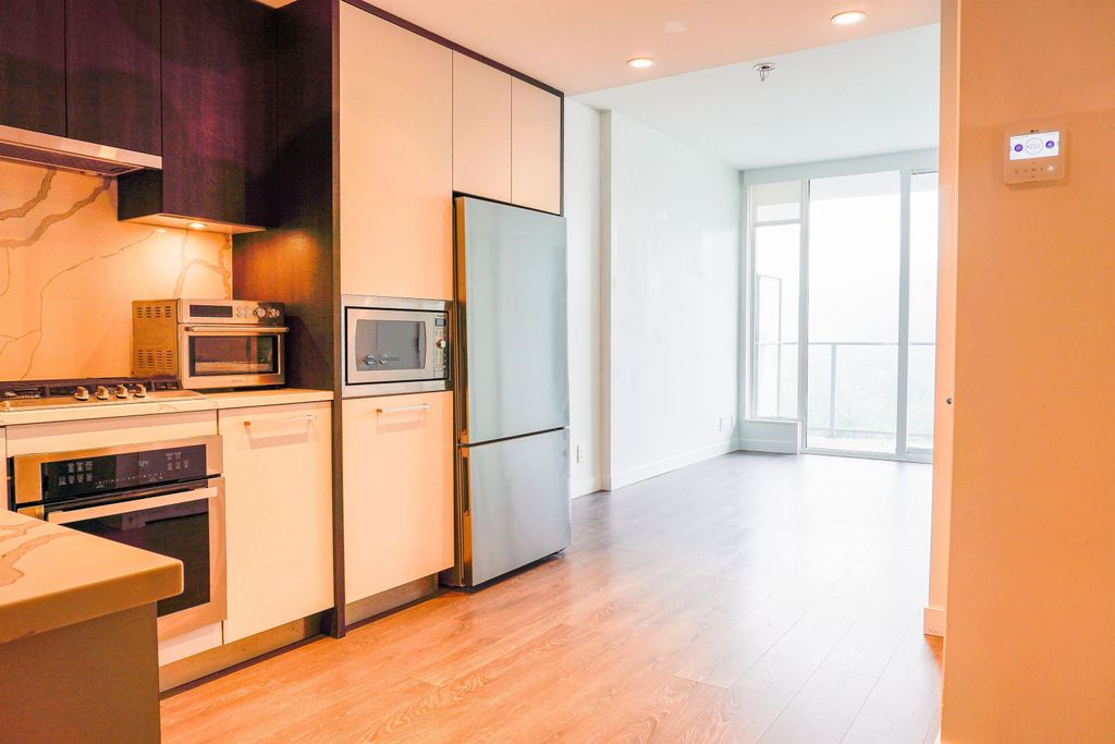 listing image 1107094426031600499