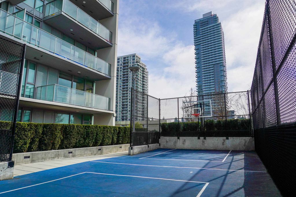 listing image 1104656743995279823