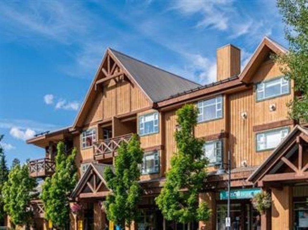 listing image 1102699244196800853