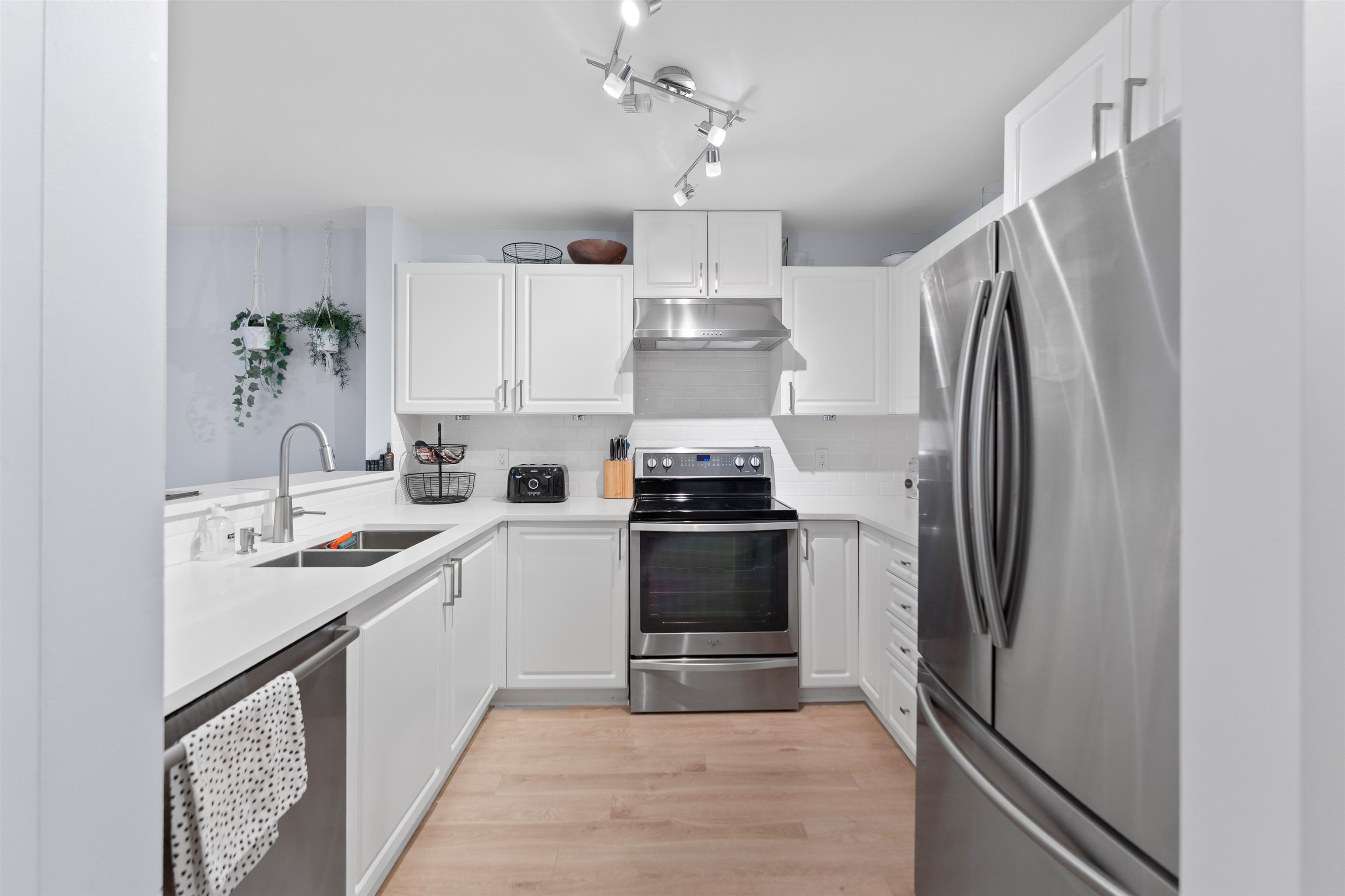 137 W 17th Street 304