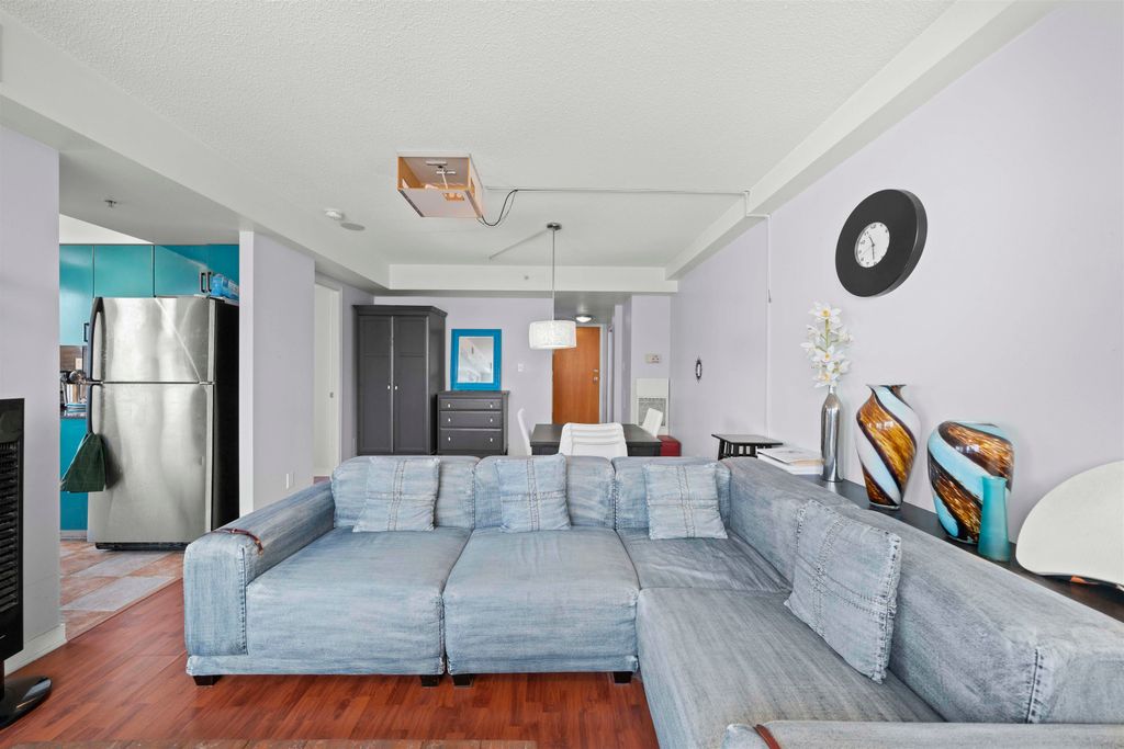 listing image 1102892873245726289