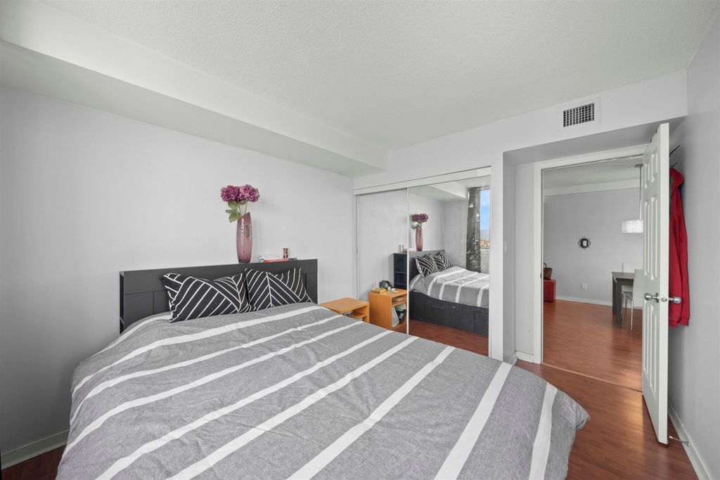 listing image 1107643359978948428