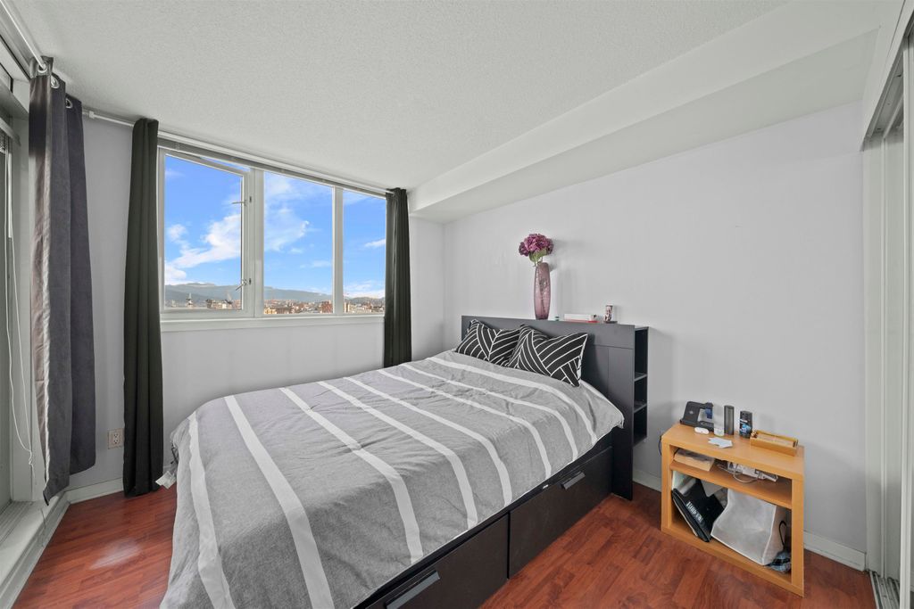 listing image 1105550623016766174
