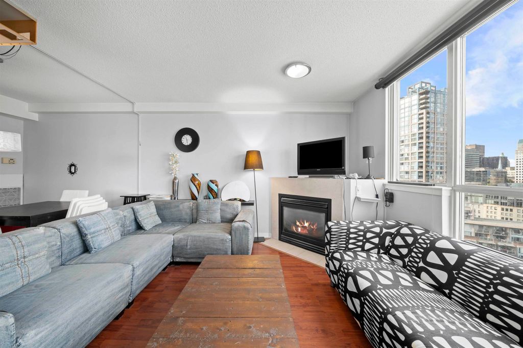 listing image 1100997024783774884