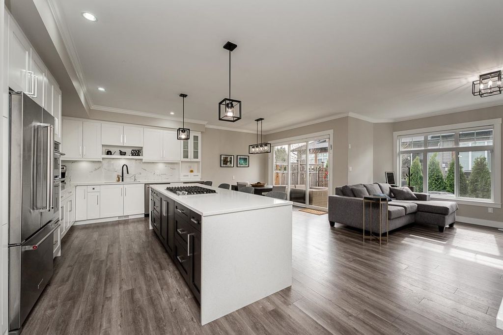 listing image 1108764079156354015