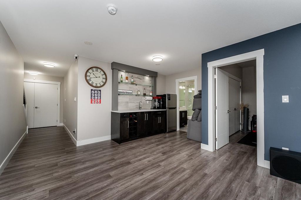 listing image 1100495089488755106
