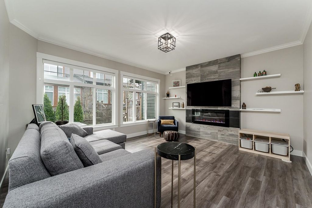 listing image 1103526508970167604