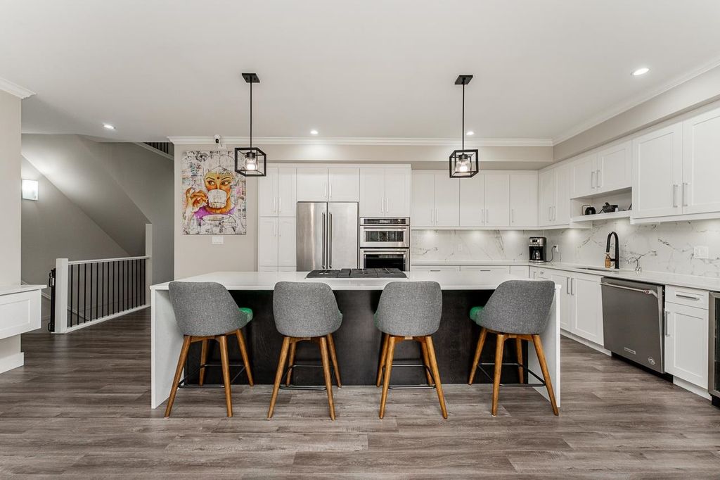 listing image 1106768928636150759