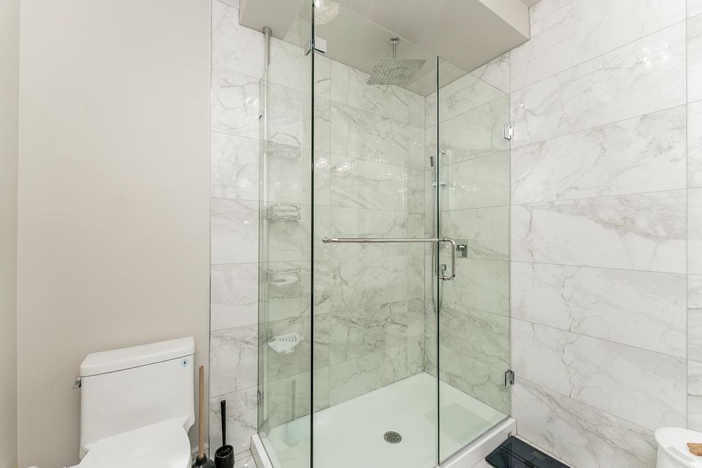 listing image 1108799562949306687