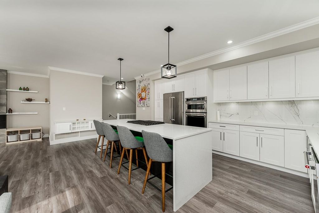 listing image 1103440478398234727
