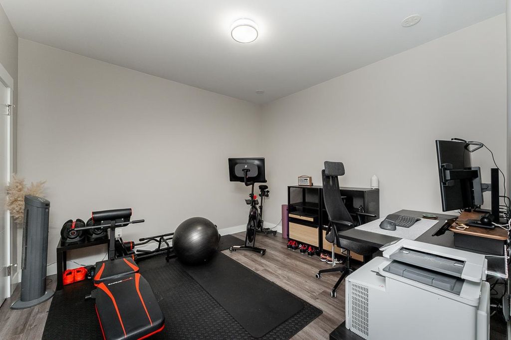 listing image 1107703674044145753