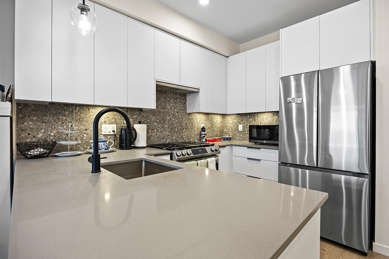 7920 206 Street 506