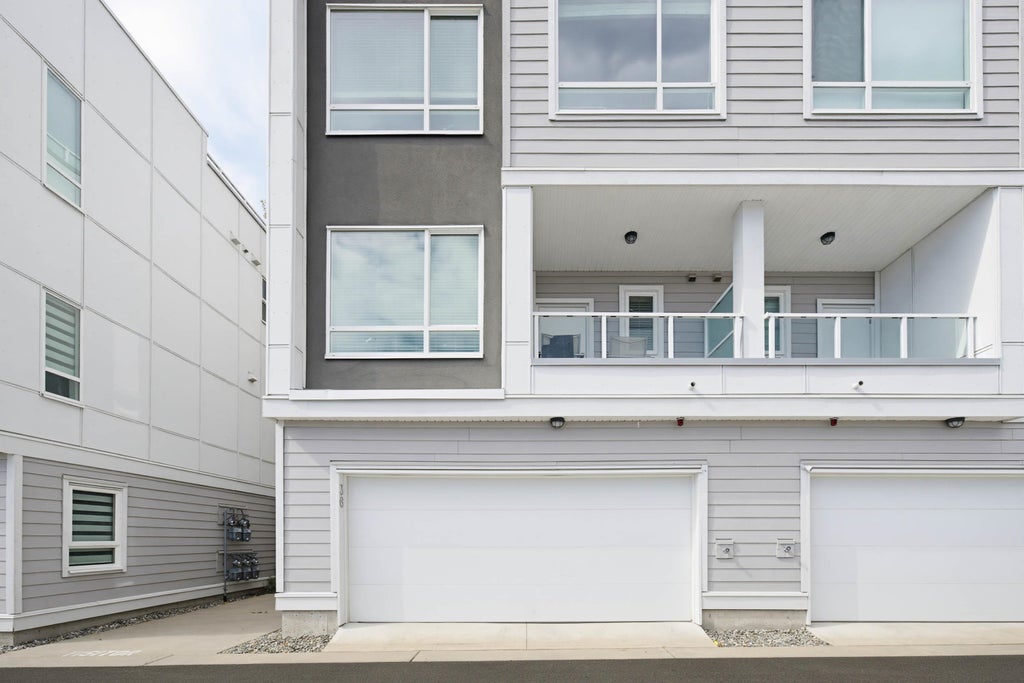 Photo of 19628 55a Avenue #36, Langley, BC V3A 0M6 (MLS # R3134568)