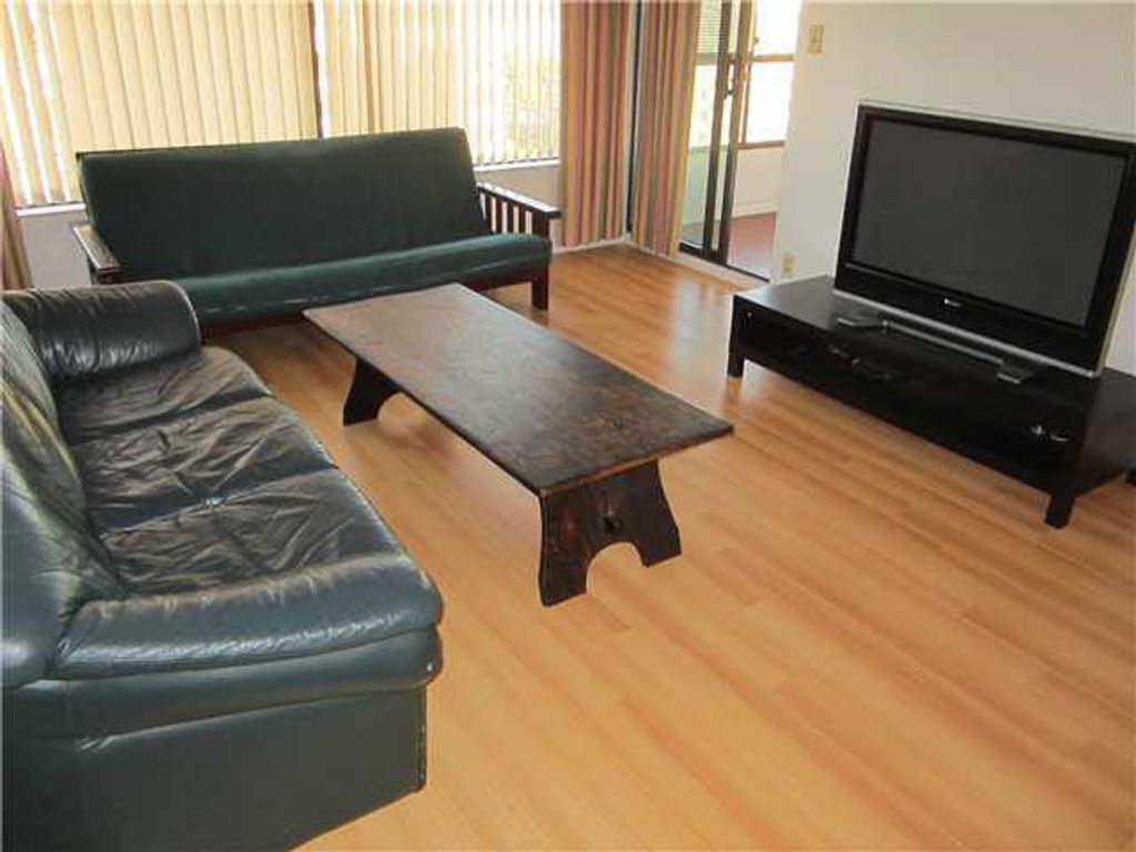 listing image 1108887705304032578