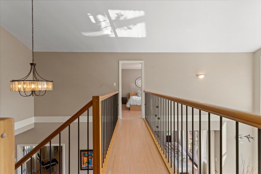 listing image 1100573470741032648
