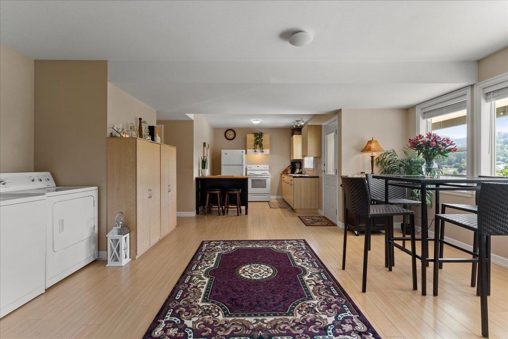 listing image 1108096425026525822
