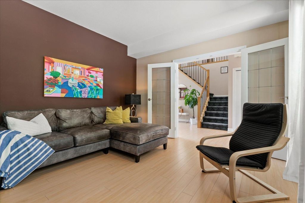 listing image 1109707638394602059