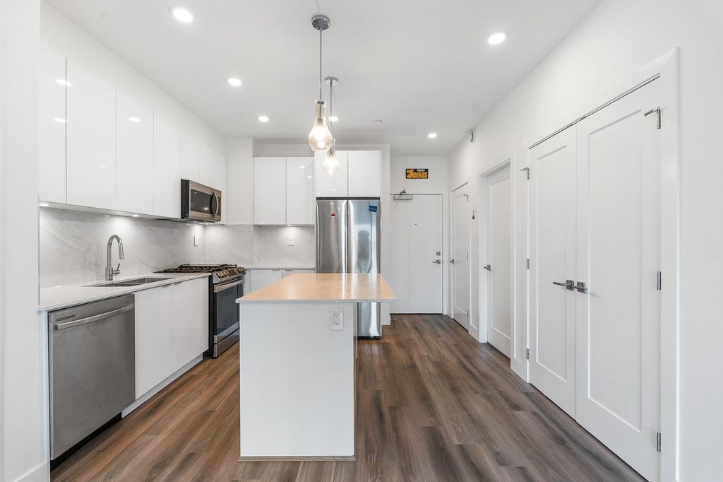 listing image 1109202481155154173