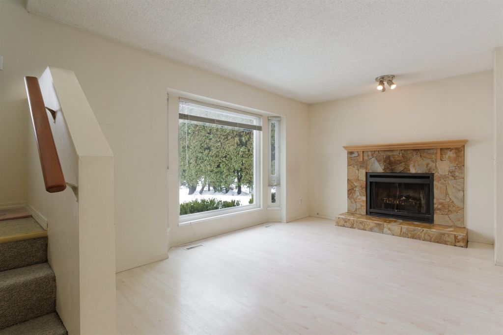 listing image 1105343908504519171