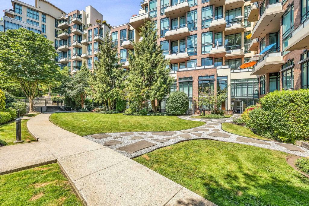 listing image 1106236395465411832