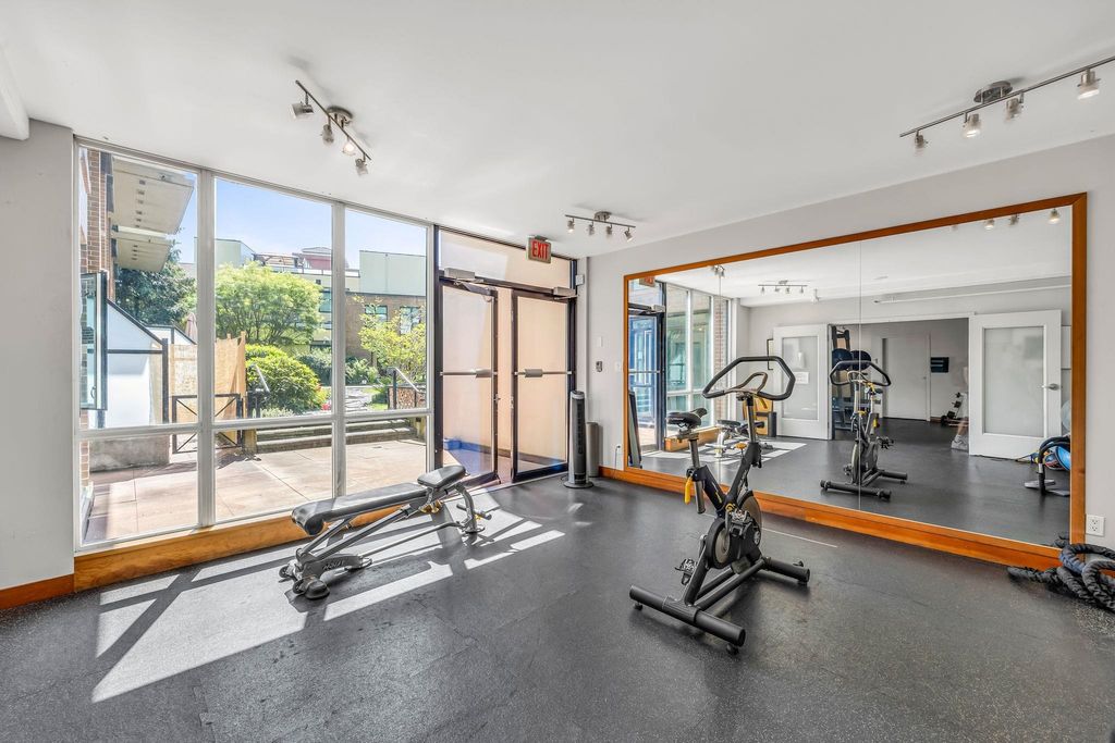 listing image 1109401017626368732