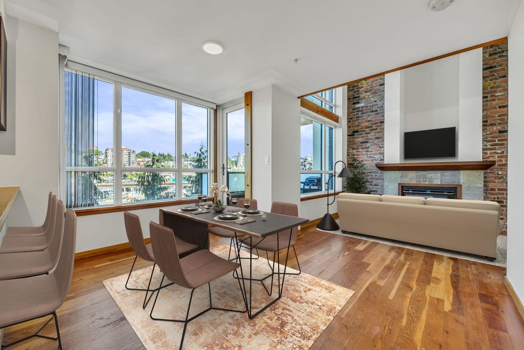 listing image 1108672176377428866