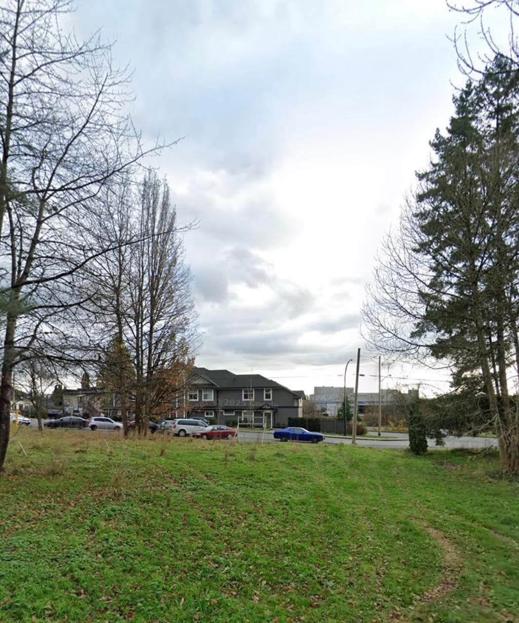 Photo of 20565 Battle Avenue, Maple Ridge, BC V2X 1C2 (MLS # R3147175)