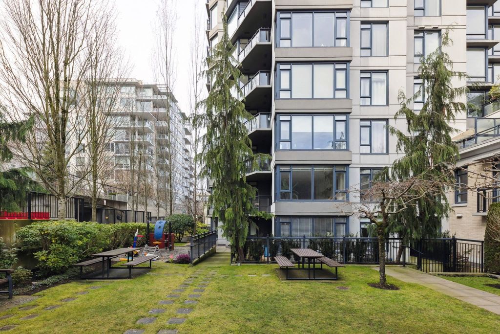listing image 1101395326524839692