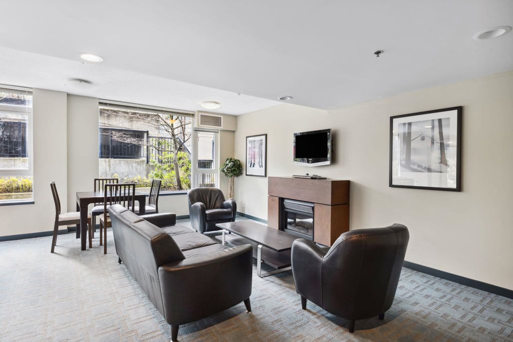 listing image 1104606534533036001